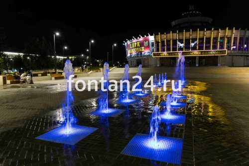 Фонтан в районе здания государственного цирка